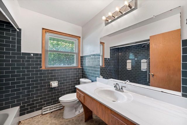 1792 Poplar AVENUE, South Milwaukee, WI 53172