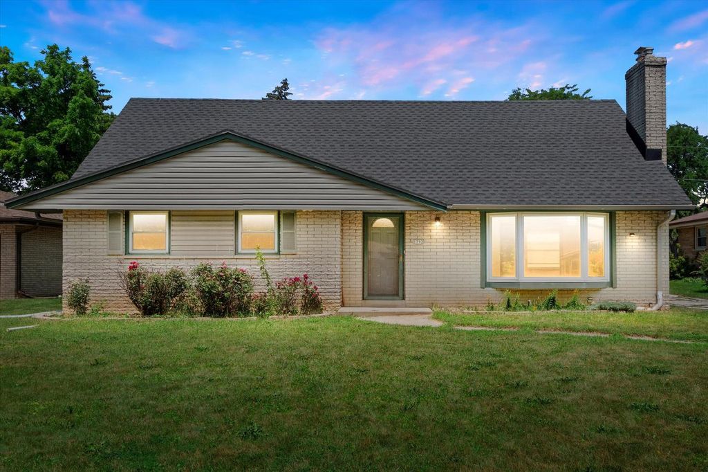 1792 Poplar AVENUE, South Milwaukee, WI 53172