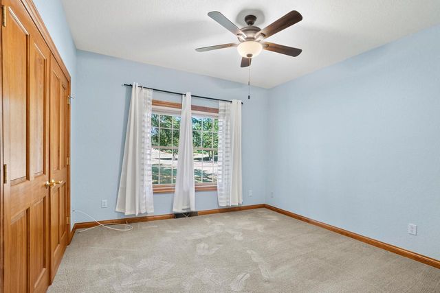 232 Steeple Pointe CIRCLE, Delafield, WI 53018