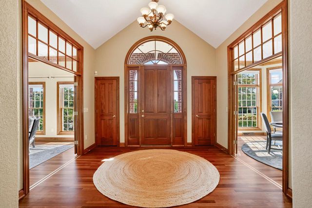 232 Steeple Pointe CIRCLE, Delafield, WI 53018