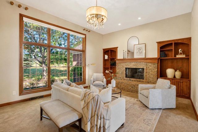 232 Steeple Pointe CIRCLE, Delafield, WI 53018
