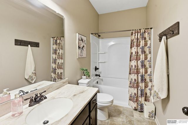 17029 Colleen Lane, Gretna, NE 68028