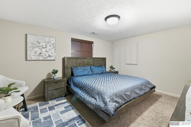 17029 Colleen Lane, Gretna, NE 68028