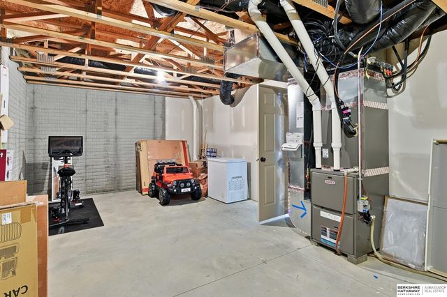 17029 Colleen Lane, Gretna, NE 68028