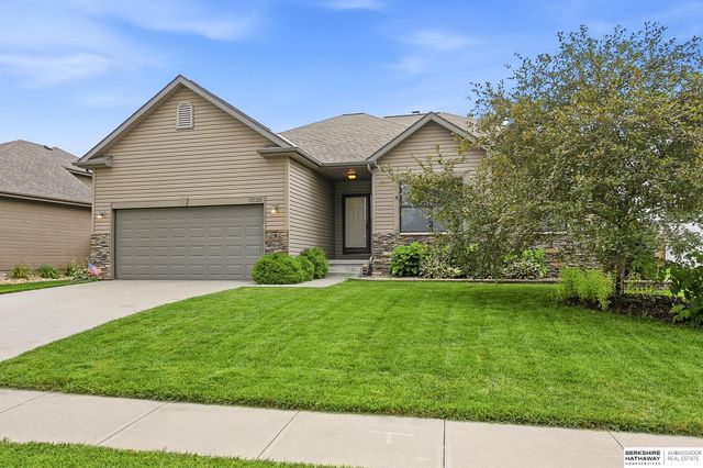 17029 Colleen Lane, Gretna, NE 68028