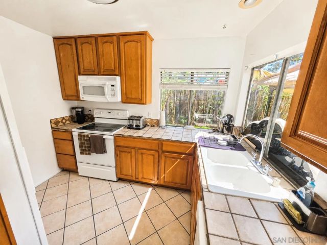 505 Smoketree Gln, Escondido, CA 92026