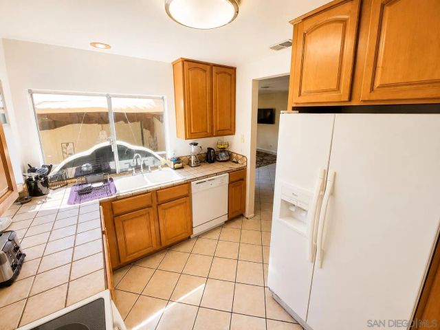 505 Smoketree Gln, Escondido, CA 92026