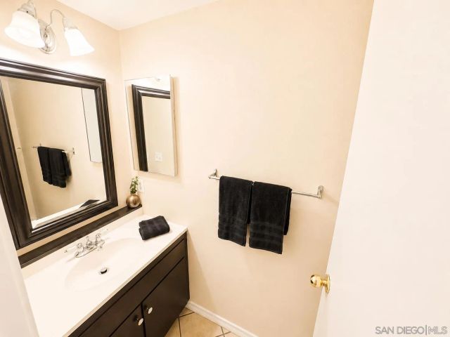 505 Smoketree Gln, Escondido, CA 92026