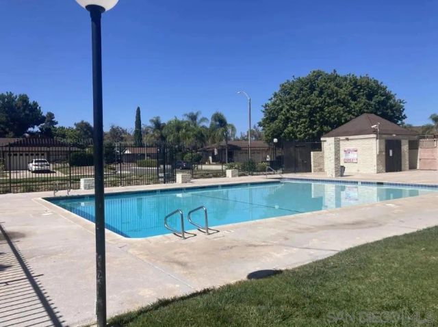 505 Smoketree Gln, Escondido, CA 92026