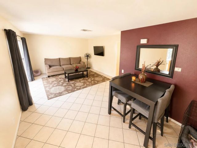 505 Smoketree Gln, Escondido, CA 92026