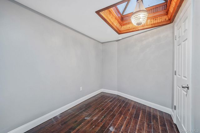 1 Holbrook Street, Bay Shore, NY 11706