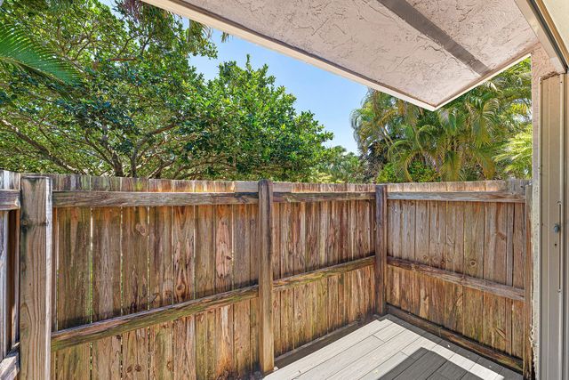 7627 Sierra Drive W, Boca Raton, FL 33433