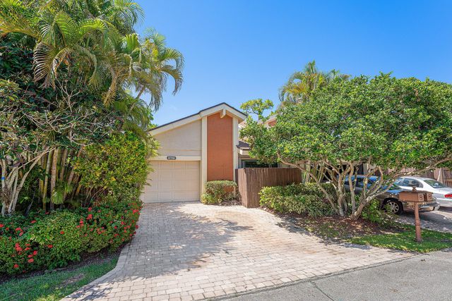 7627 Sierra Drive W, Boca Raton, FL 33433