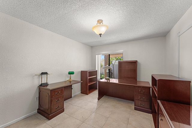 7627 Sierra Drive W, Boca Raton, FL 33433