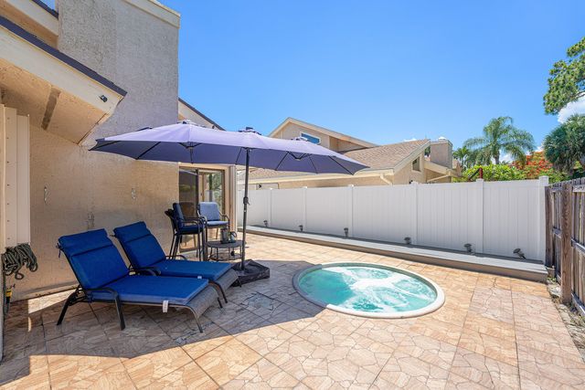 7627 Sierra Drive W, Boca Raton, FL 33433