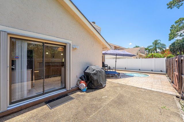 7627 Sierra Drive W, Boca Raton, FL 33433