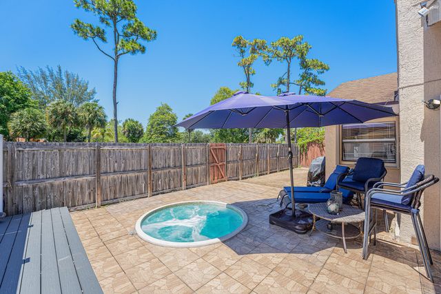 7627 Sierra Drive W, Boca Raton, FL 33433