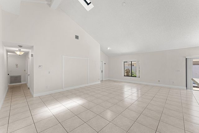 7627 Sierra Drive W, Boca Raton, FL 33433