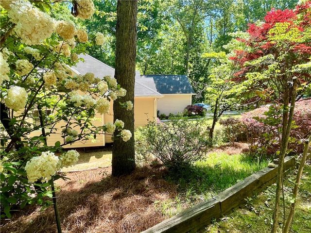 9145 Browns Bridge Road, Gainesville, GA 30506