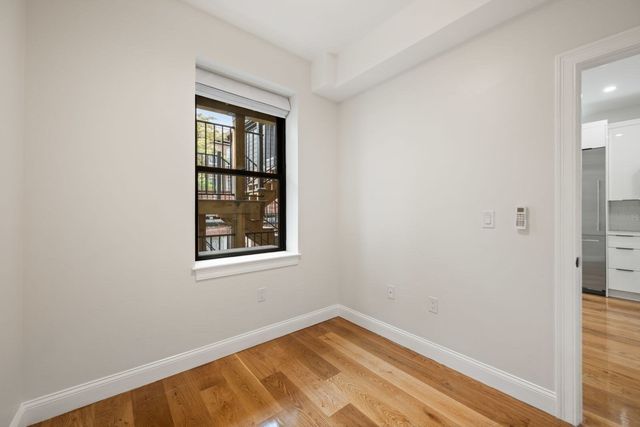166-168 Salem Street 7, Boston, MA 02113