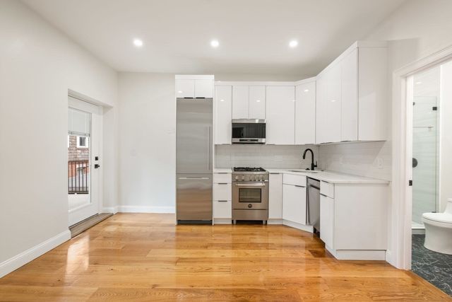 166-168 Salem Street 7, Boston, MA 02113