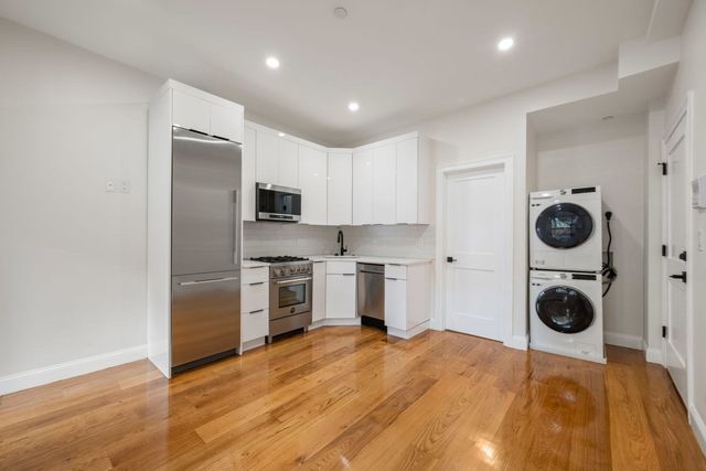 166-168 Salem Street 7, Boston, MA 02113