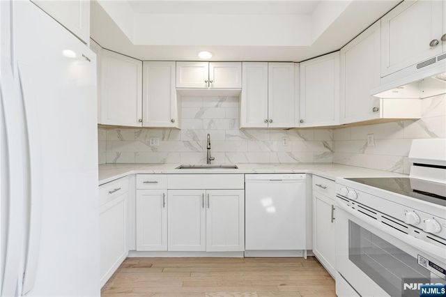 319 Gorge Road C0007, Cliffside Park, NJ 07010