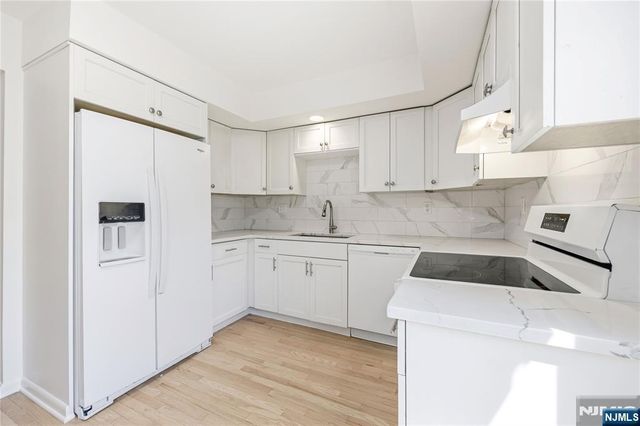 319 Gorge Road C0007, Cliffside Park, NJ 07010