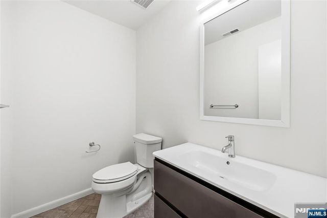 319 Gorge Road C0007, Cliffside Park, NJ 07010