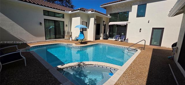 5010 Perignon Way, Coral Springs, FL 33067