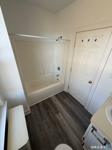 216 High Rock Road 3, Groton, CT 06340