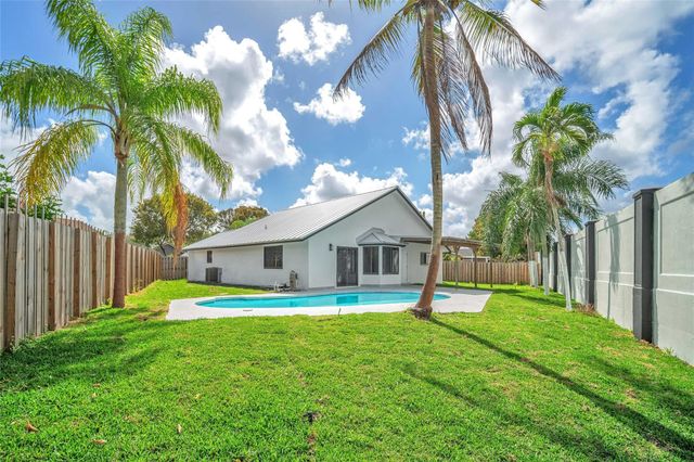 2831 NW 111th Avenue, Sunrise, FL 33322