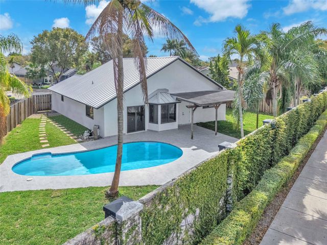 2831 NW 111th Avenue, Sunrise, FL 33322