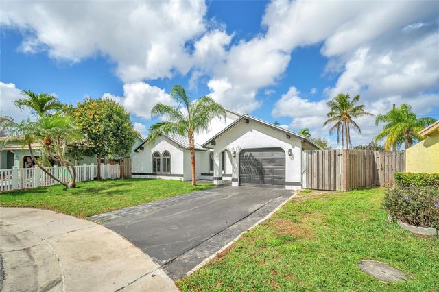 2831 NW 111th Avenue, Sunrise, FL 33322
