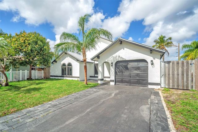 2831 NW 111th Avenue, Sunrise, FL 33322