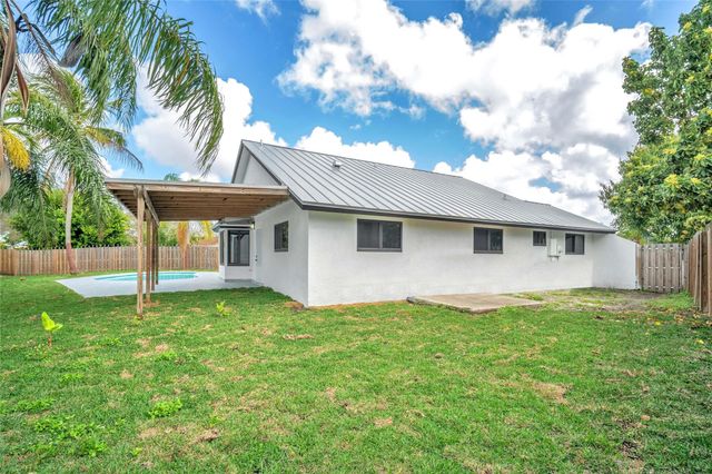 2831 NW 111th Avenue, Sunrise, FL 33322