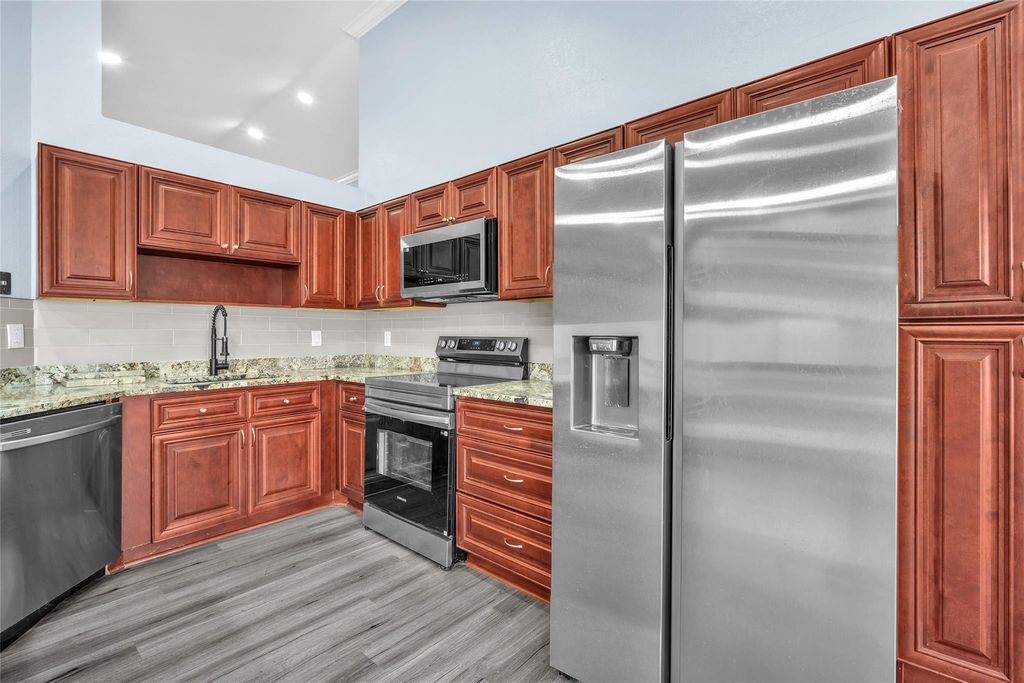 2831 NW 111th Avenue, Sunrise, FL 33322