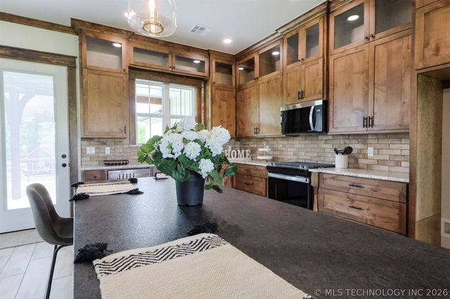 408 S Tall Chief Avenue, Skiatook, OK 74070