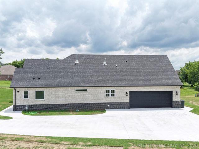 408 S Tall Chief Avenue, Skiatook, OK 74070