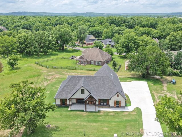 408 S Tall Chief Avenue, Skiatook, OK 74070