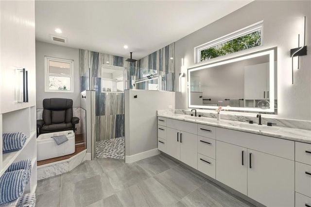 27088 Del LN, Bonita Springs, FL 34135