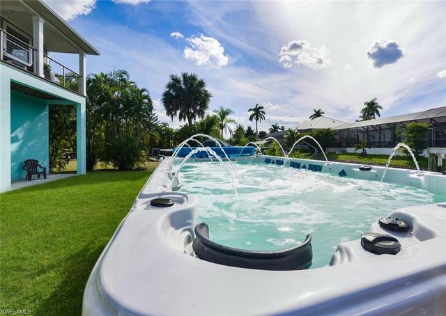 27088 Del LN, Bonita Springs, FL 34135