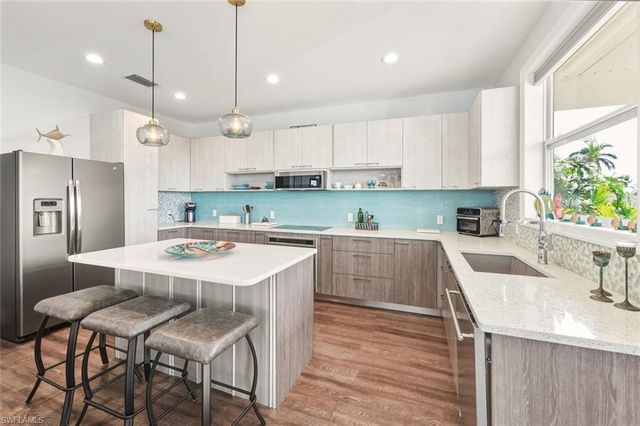 27088 Del LN, Bonita Springs, FL 34135