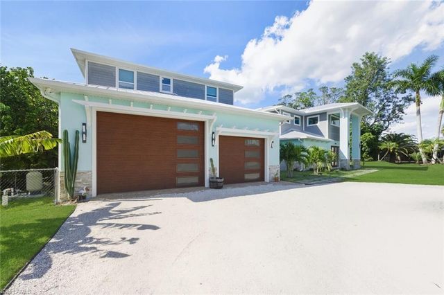 27088 Del LN, Bonita Springs, FL 34135