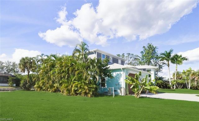 27088 Del LN, Bonita Springs, FL 34135