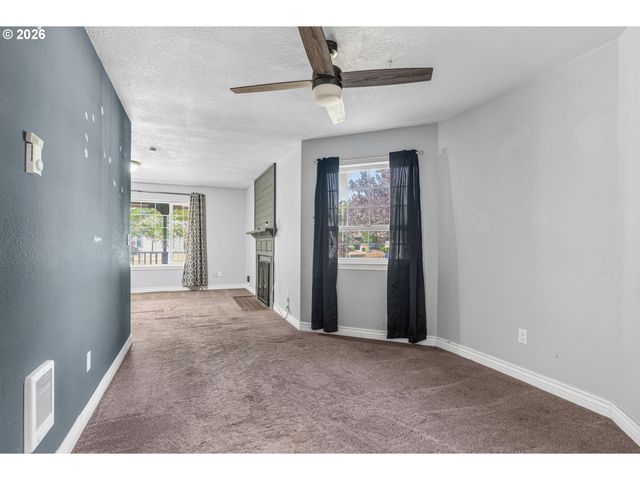 2326 WREN Dr, Longview, WA 98632