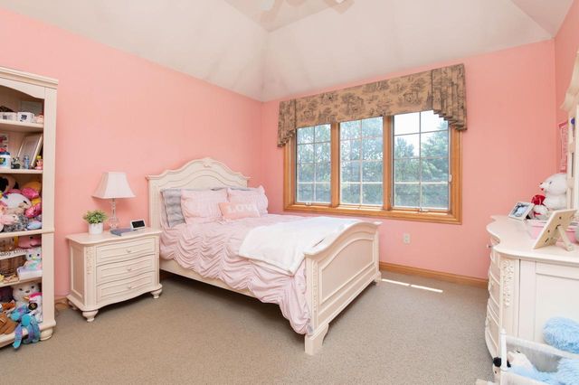904 N Ponderosa DRIVE, Hartland, WI 53029