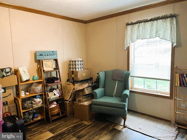 9 ACORN LN, Boyertown, PA 19512