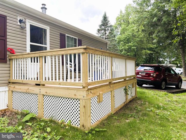 9 ACORN LN, Boyertown, PA 19512