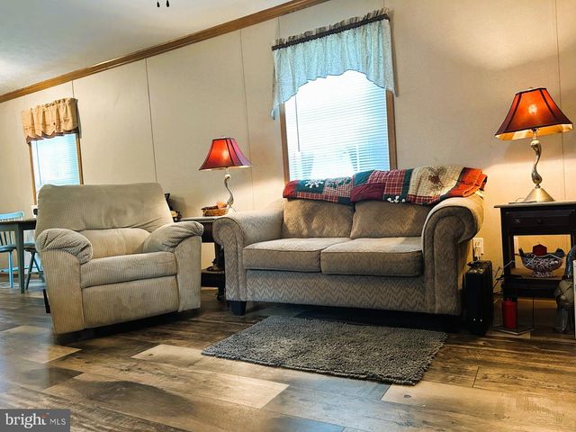 9 ACORN LN, Boyertown, PA 19512